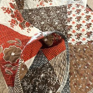 King quilt set with two matching king shams. Great condition! Used for 2 months
